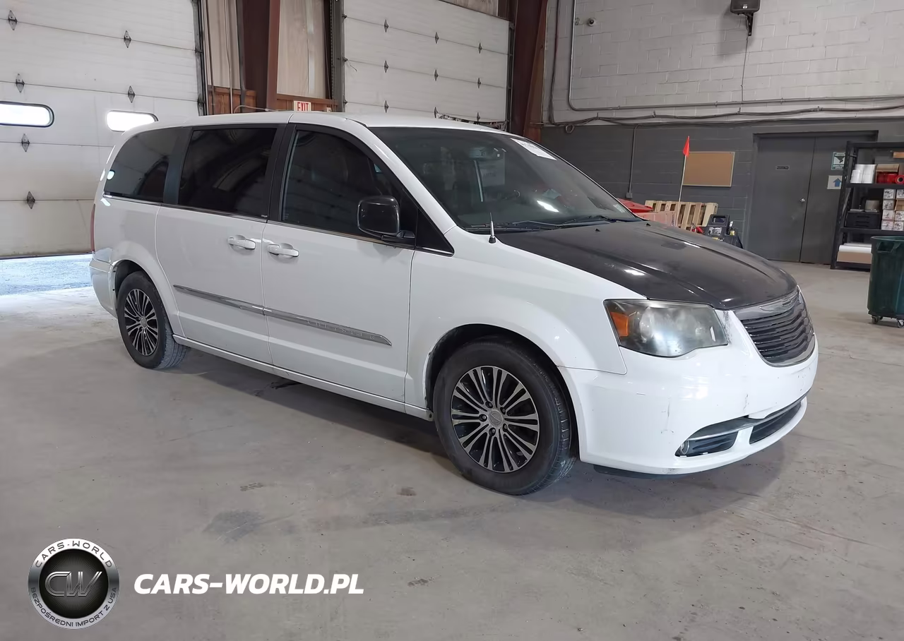 2014 Chrysler Town & Country S VIN:2C4RC1HG1ER332550 - 1