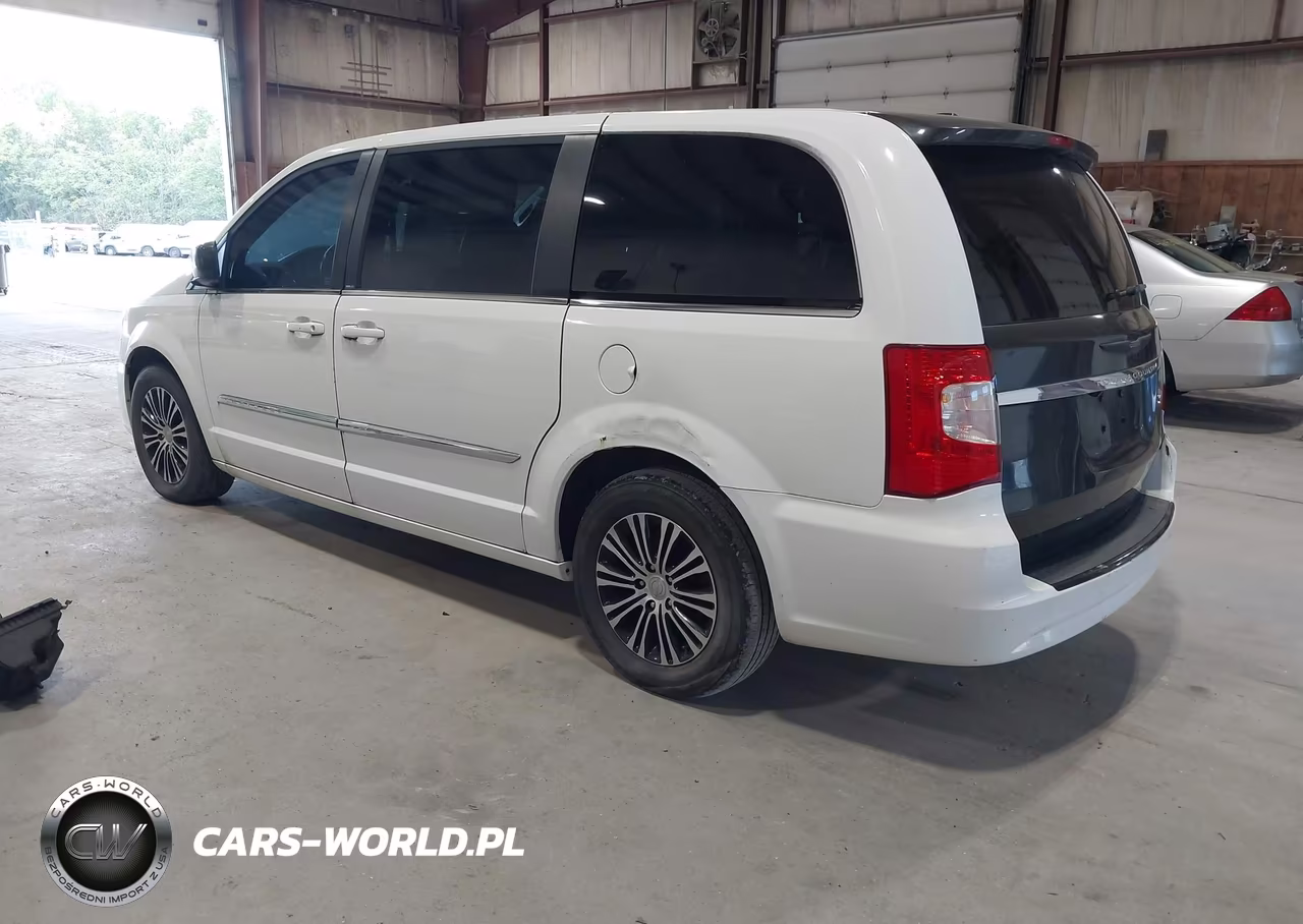 2014 Chrysler Town & Country S VIN:2C4RC1HG1ER332550 - 3