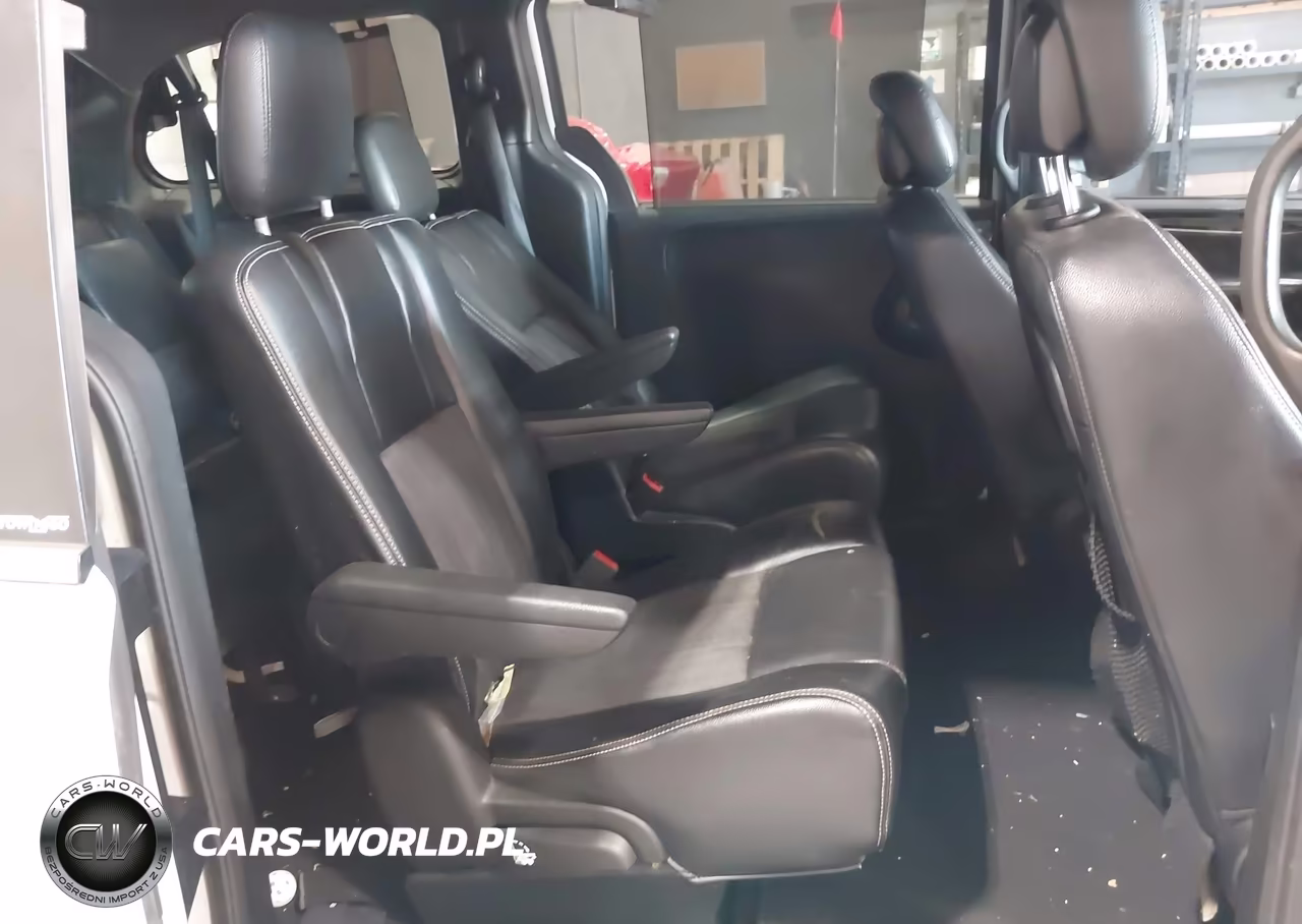2014 Chrysler Town & Country S VIN:2C4RC1HG1ER332550 - 8