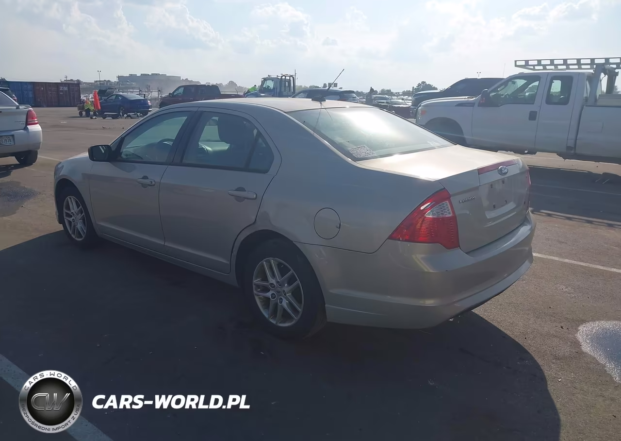 2010 Ford Fusion S VIN:3FAHP0GA0AR243893 - 3