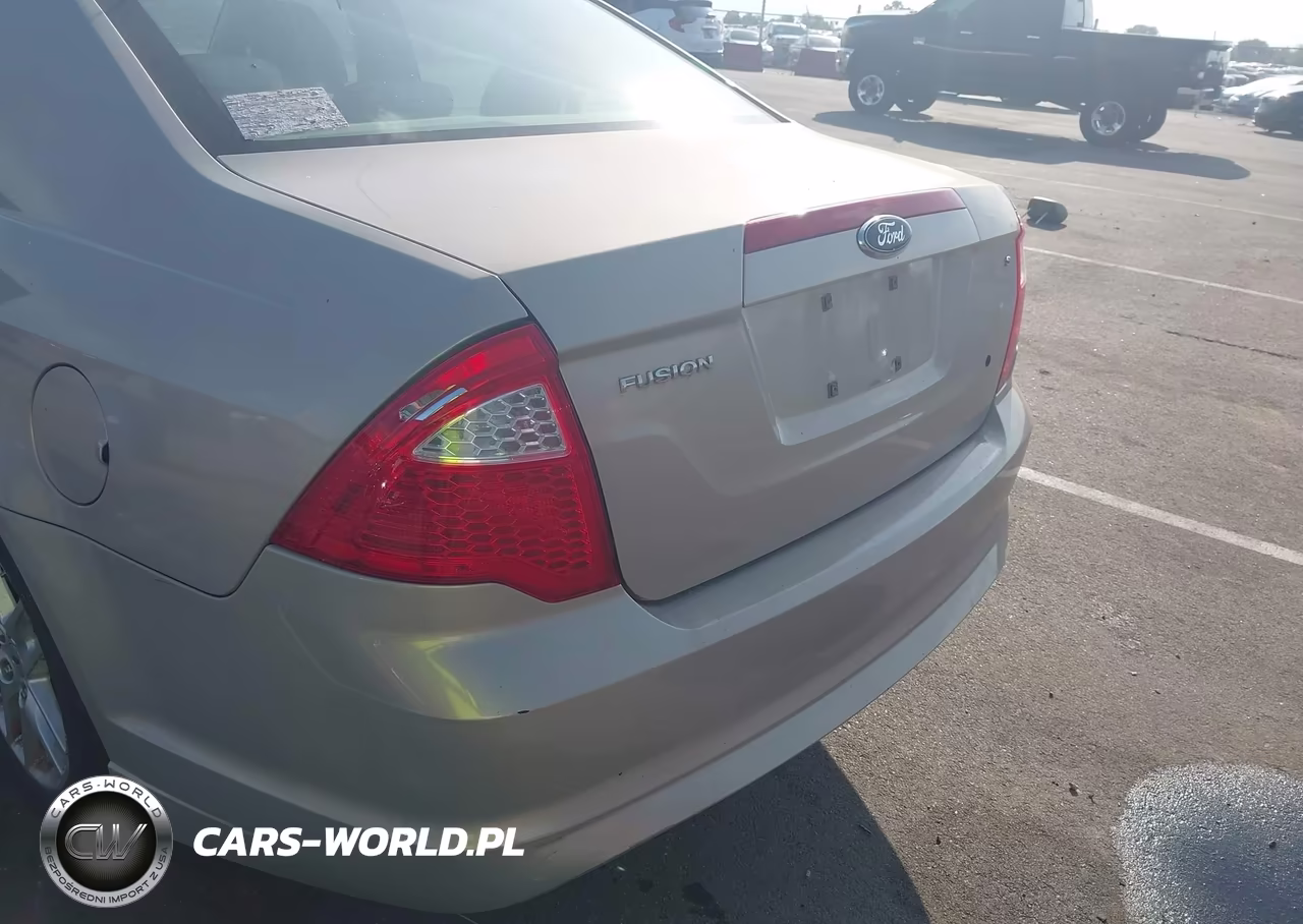 2010 Ford Fusion S VIN:3FAHP0GA0AR243893 - 7