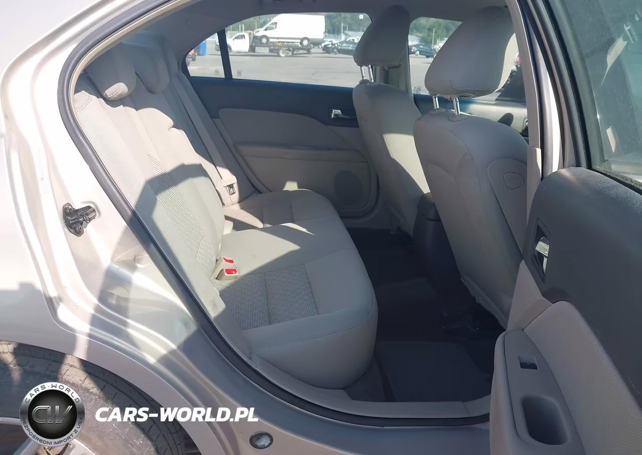 2010 Ford Fusion S VIN:3FAHP0GA0AR243893 - 8