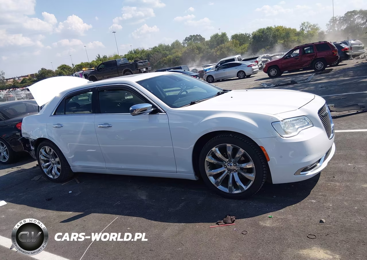 2018 Chrysler 300 Limited VIN:2C3CCAEG1JH120150 - 13