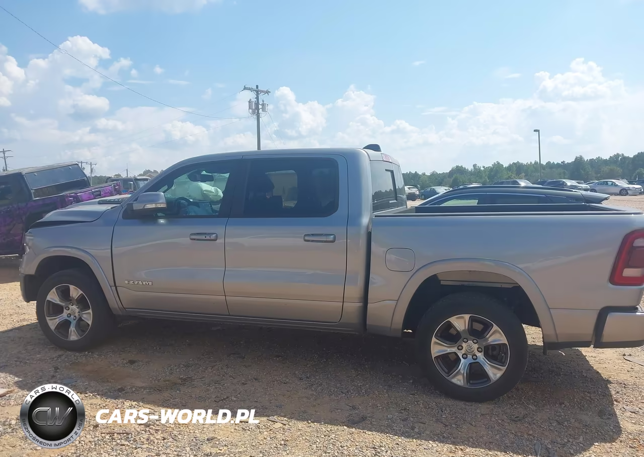 2019 Ram 1500 Laramie 4X4 5'7 Box VIN:1C6RRFJG4KN752079 - 14