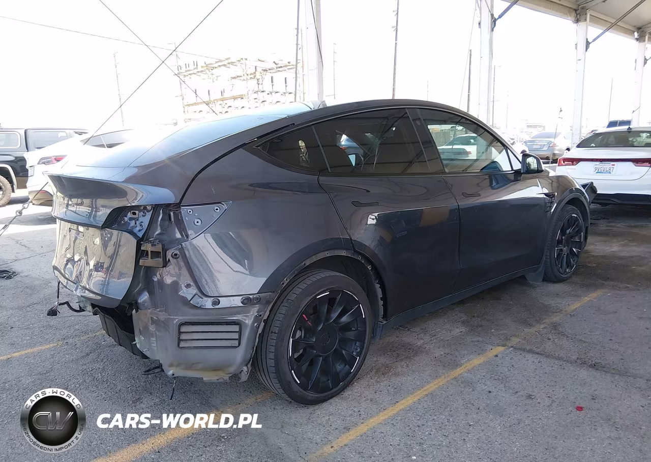2021 Tesla Model Y Long Range VIN:5YJYGDEE4MF282595 - 4