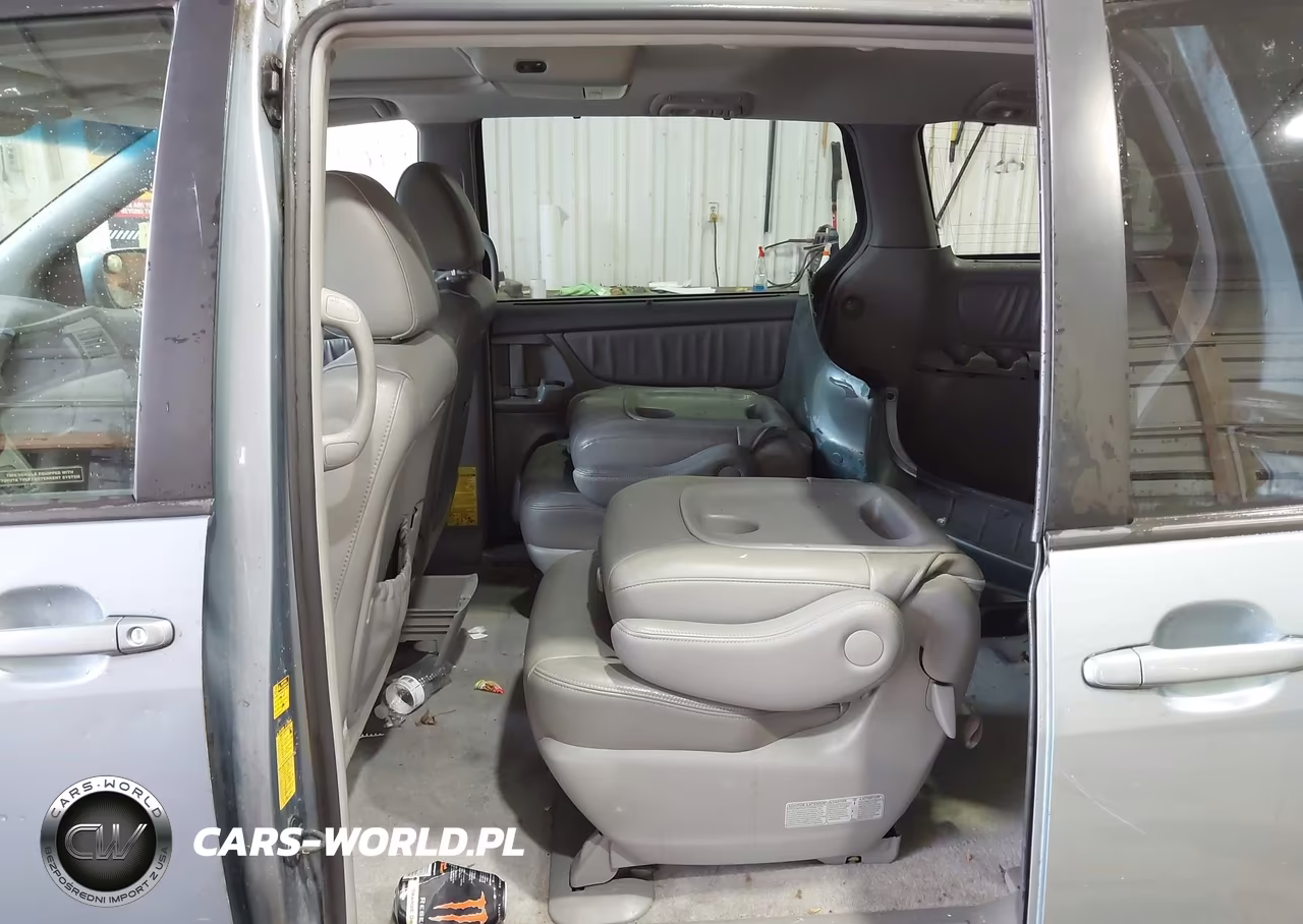 2010 Toyota Sienna Limited VIN:5TDYK4CC5AS323503 - 8