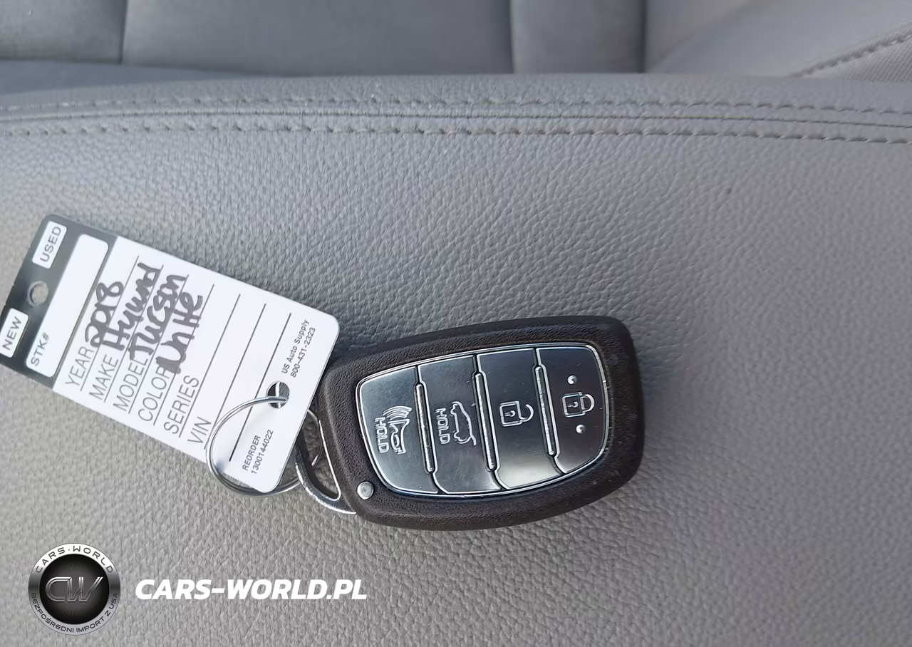 2018 Hyundai Tucson Value VIN:KM8J3CA24JU725619 - 11