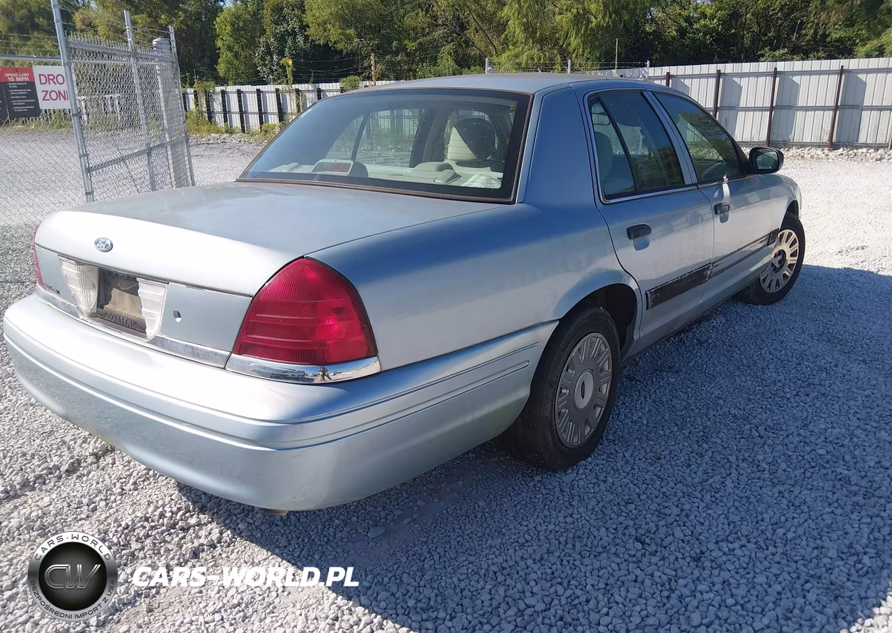 2006 Ford Crown Victoria Standard VIN:2FAFP73V96X130543 - 4