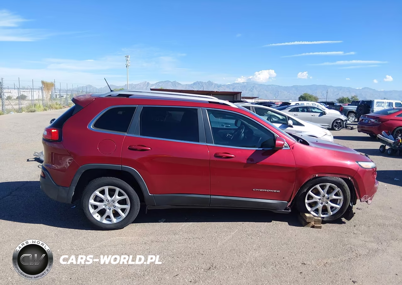 2015 Jeep Cherokee Latitude VIN:1C4PJLCB0FW706921 - 14