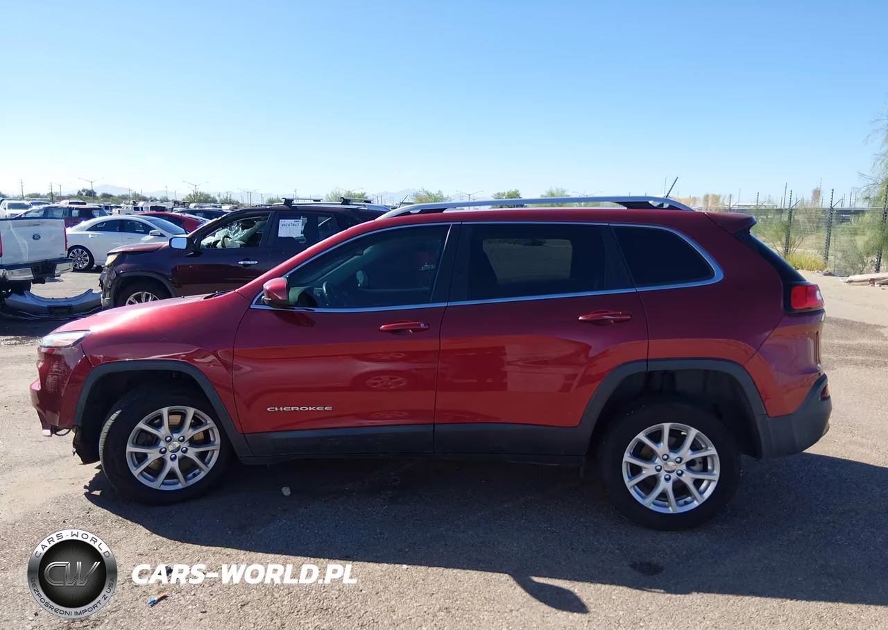 2015 Jeep Cherokee Latitude VIN:1C4PJLCB0FW706921 - 15