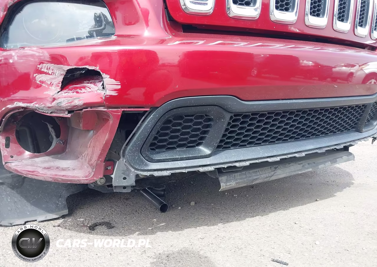 2015 Jeep Cherokee Latitude VIN:1C4PJLCB0FW706921 - 18