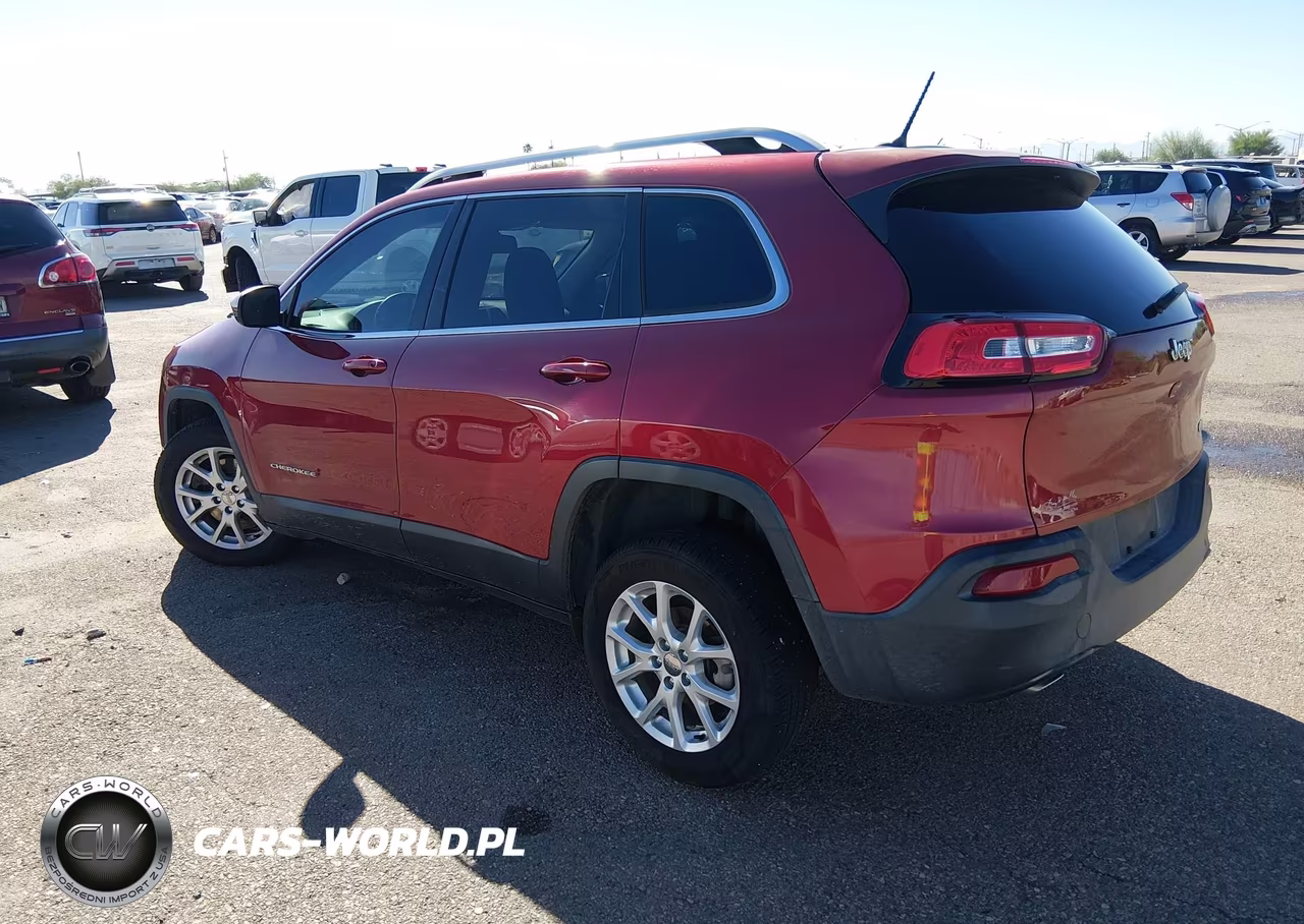2015 Jeep Cherokee Latitude VIN:1C4PJLCB0FW706921 - 3