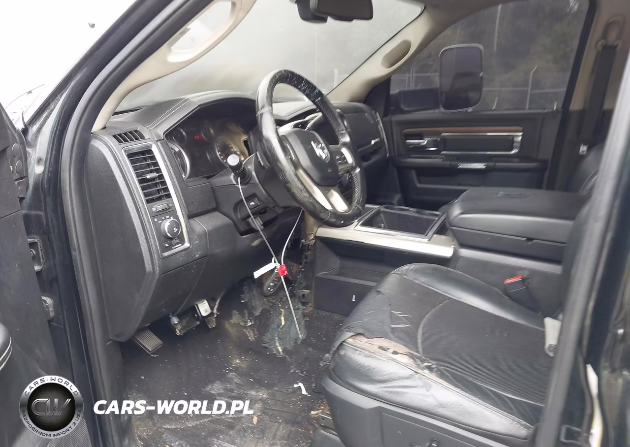 2015 Ram 2500 Laramie VIN:3C6UR5NL2FG547659 - 5