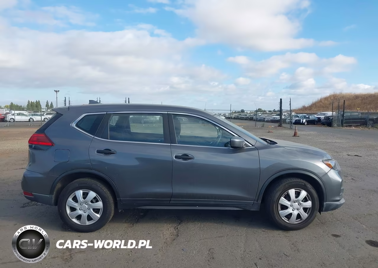 2017 Nissan Rogue S VIN:KNMAT2MV6HP565305 - 13