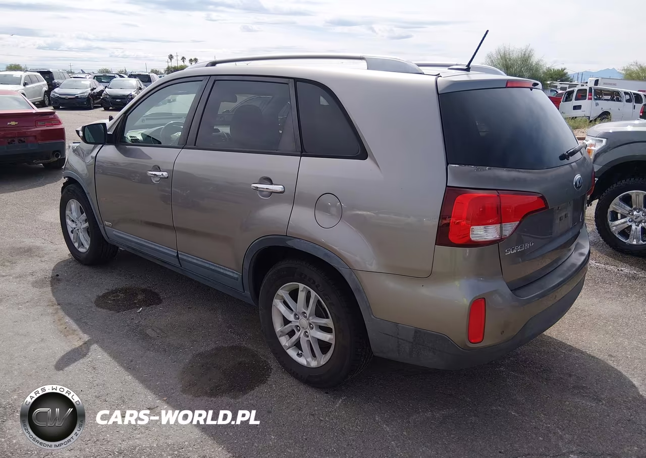 2014 Kia Sorento Lx VIN:5XYKTCA66EG505370 - 3