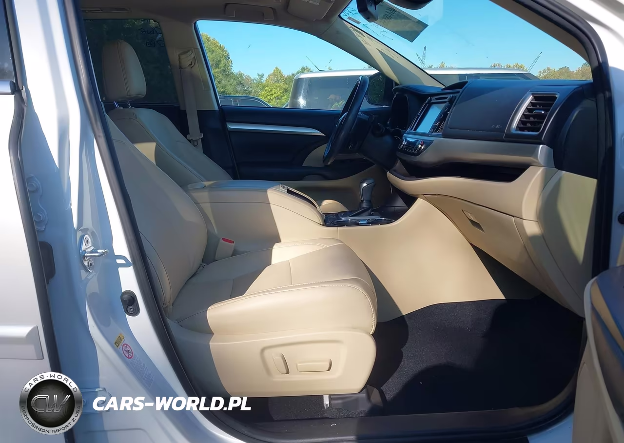 2018 Toyota Highlander Xle VIN:5TDKZRFHXJS275499 - 5