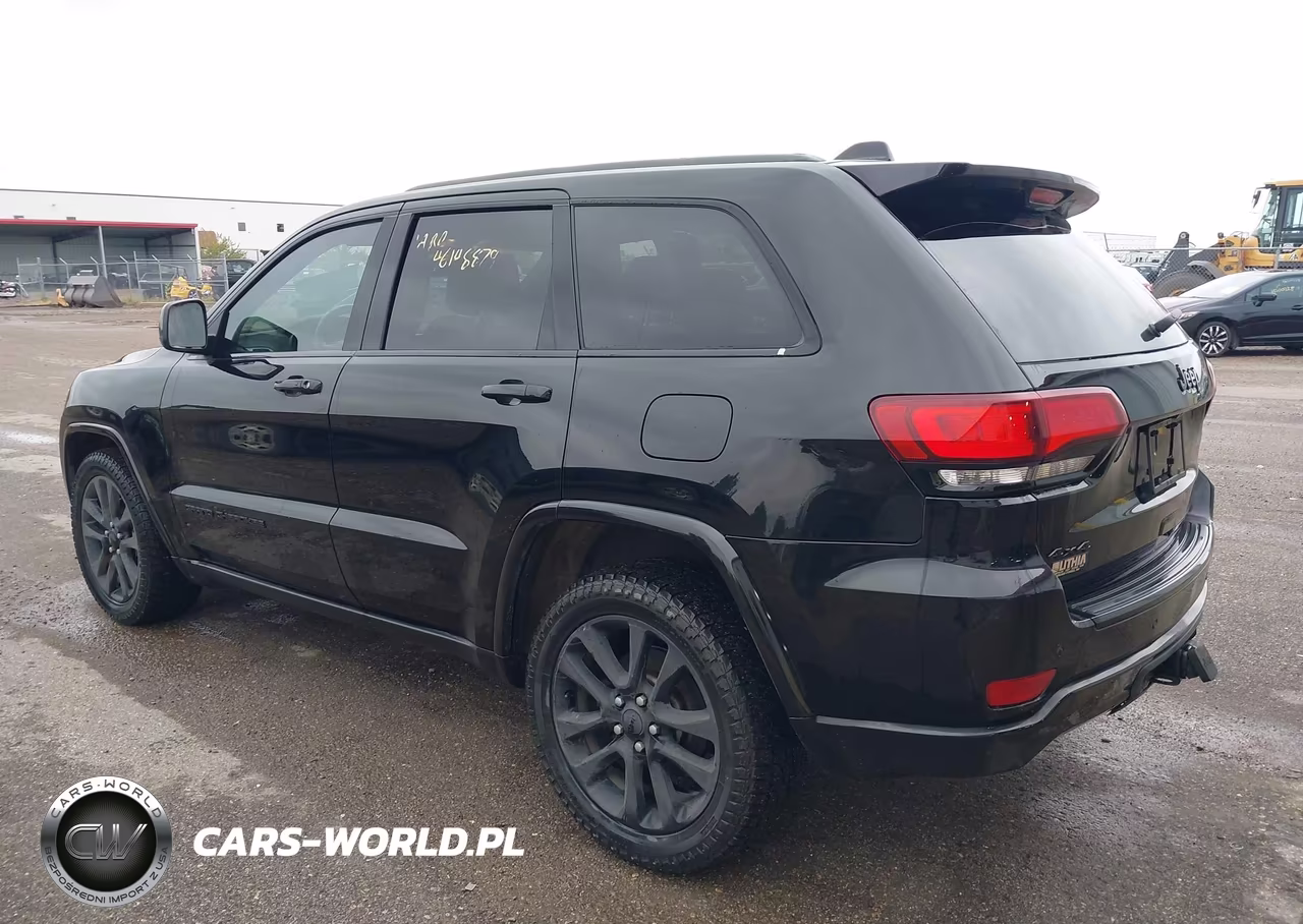 2017 Jeep Grand Cherokee Altitude 4X4 VIN:1C4RJFAG0HC750611 - 3