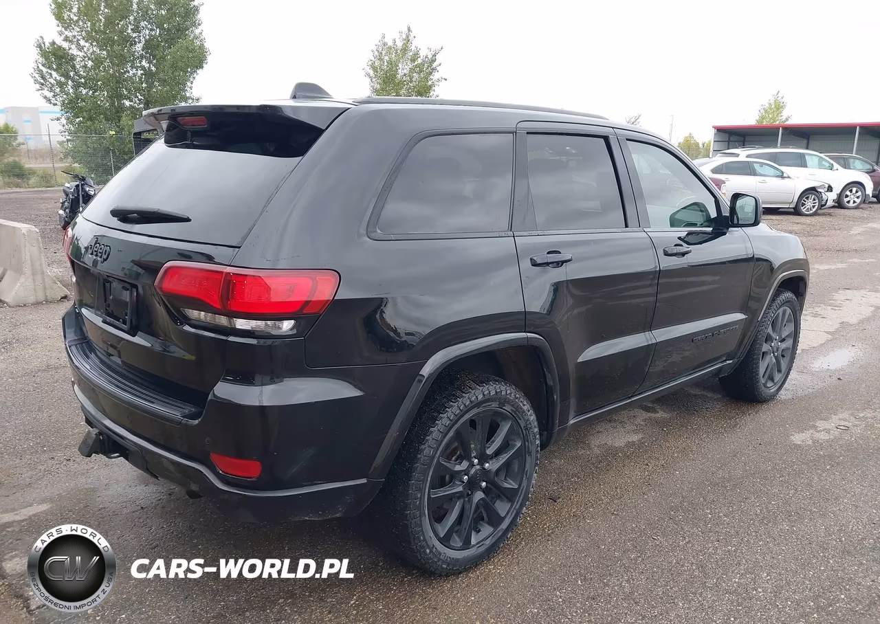 2017 Jeep Grand Cherokee Altitude 4X4 VIN:1C4RJFAG0HC750611 - 4