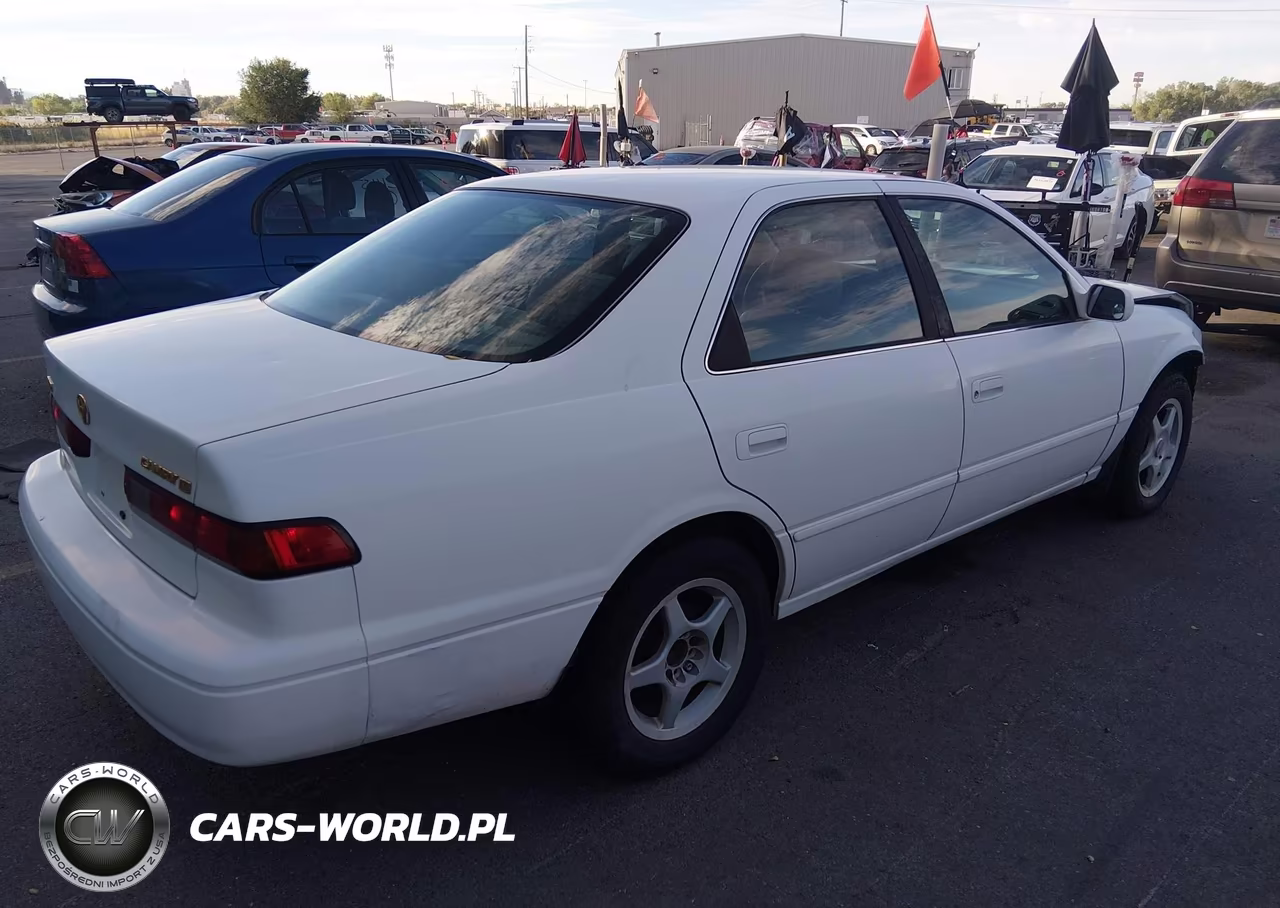 1998 Toyota Camry Le VIN:JT2BG22K9W0202707 - 4