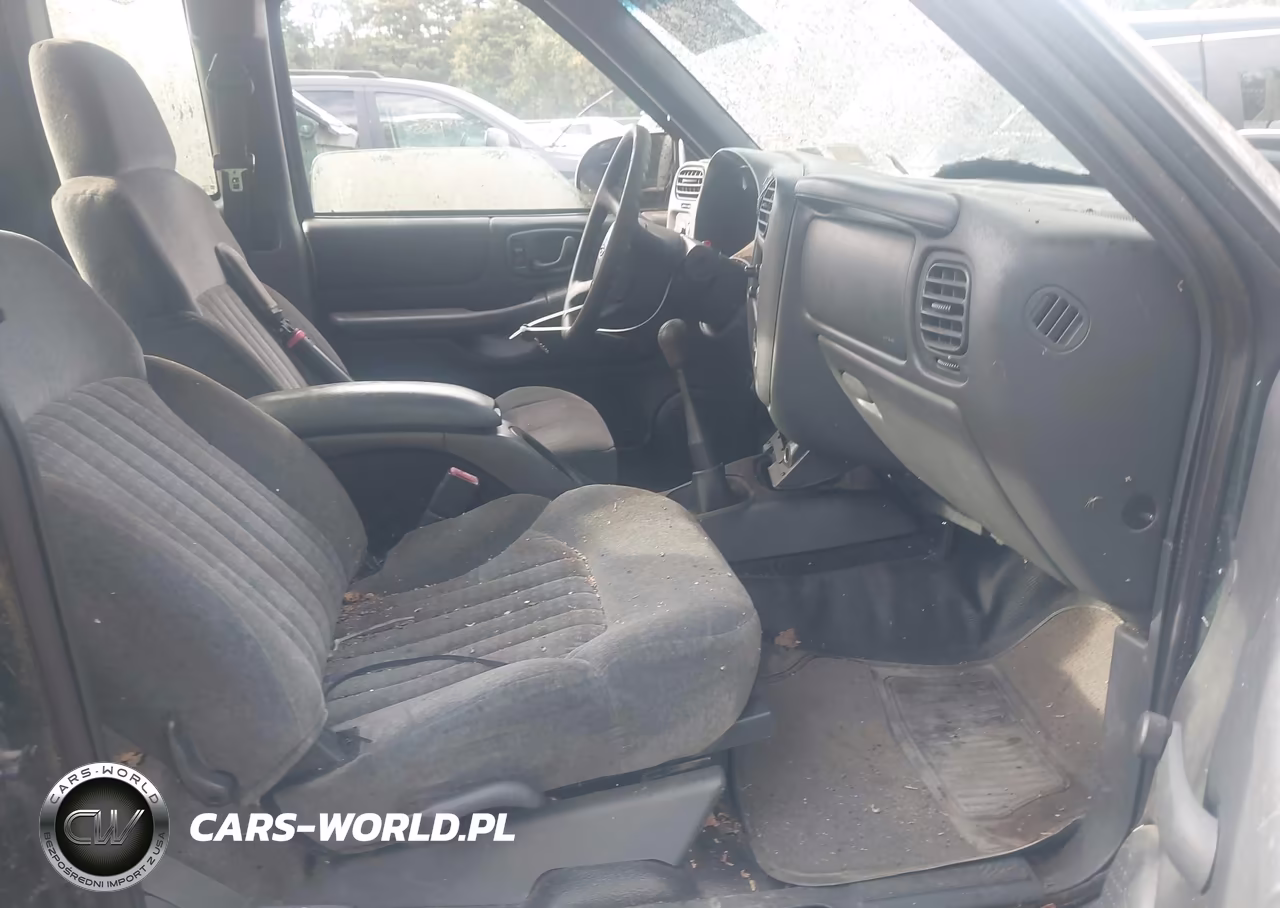2002 Chevrolet S-10 VIN:1GCDT19WX28146528 - 5