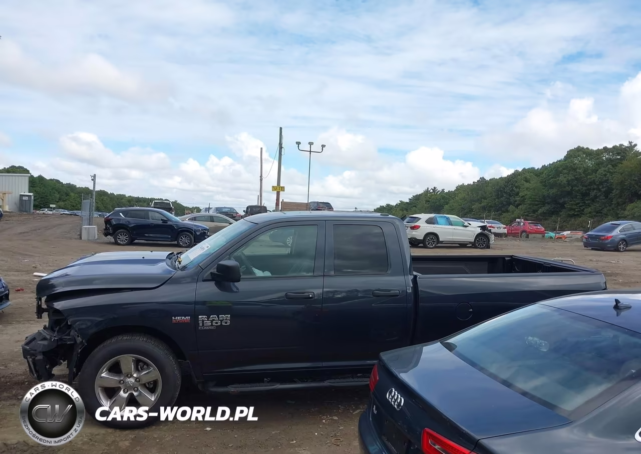 2019 Ram 1500 Classic Express 4X4 6'4 Box VIN:1C6RR7FTXKS504108 - 14