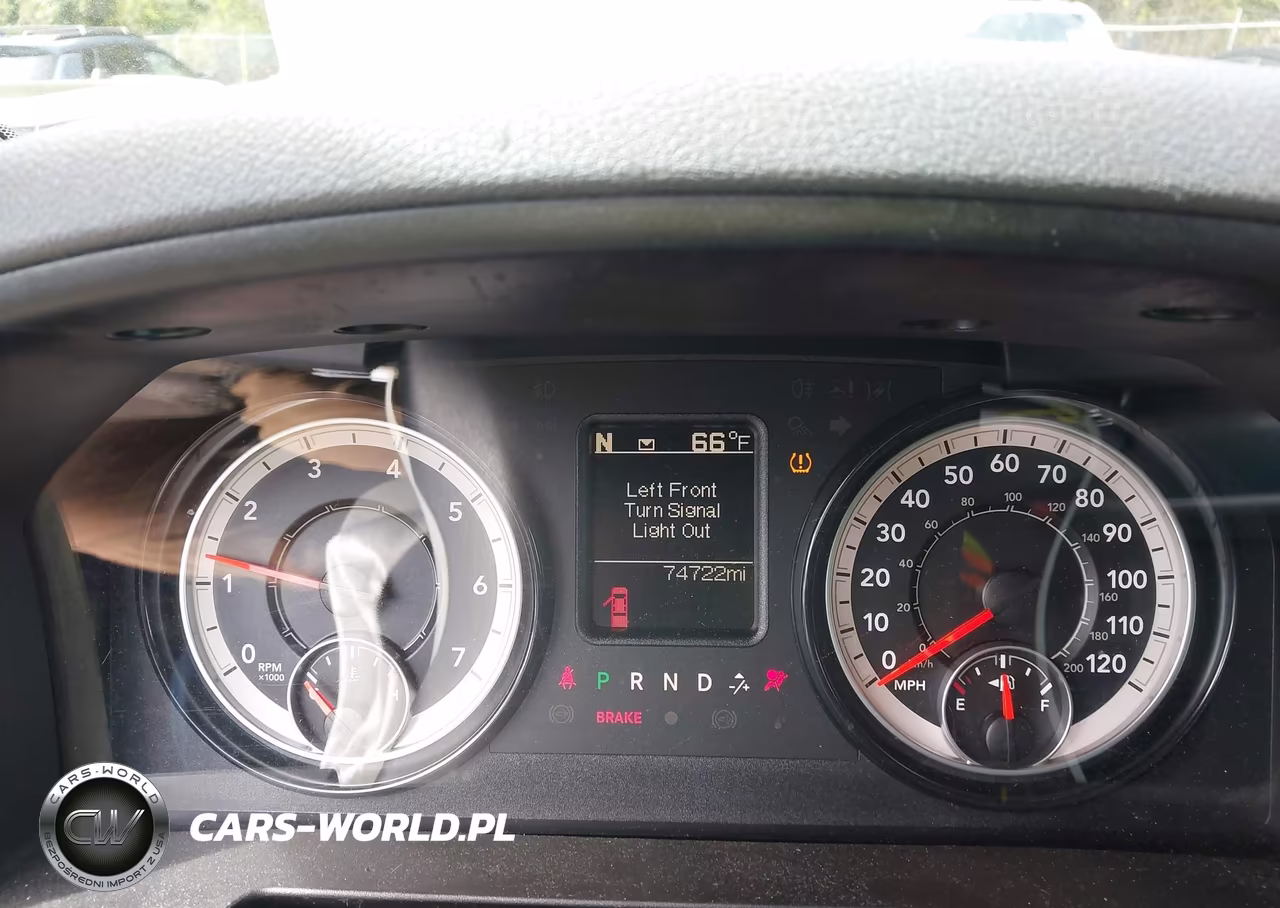 2019 Ram 1500 Classic Express 4X4 6'4 Box VIN:1C6RR7FTXKS504108 - 15