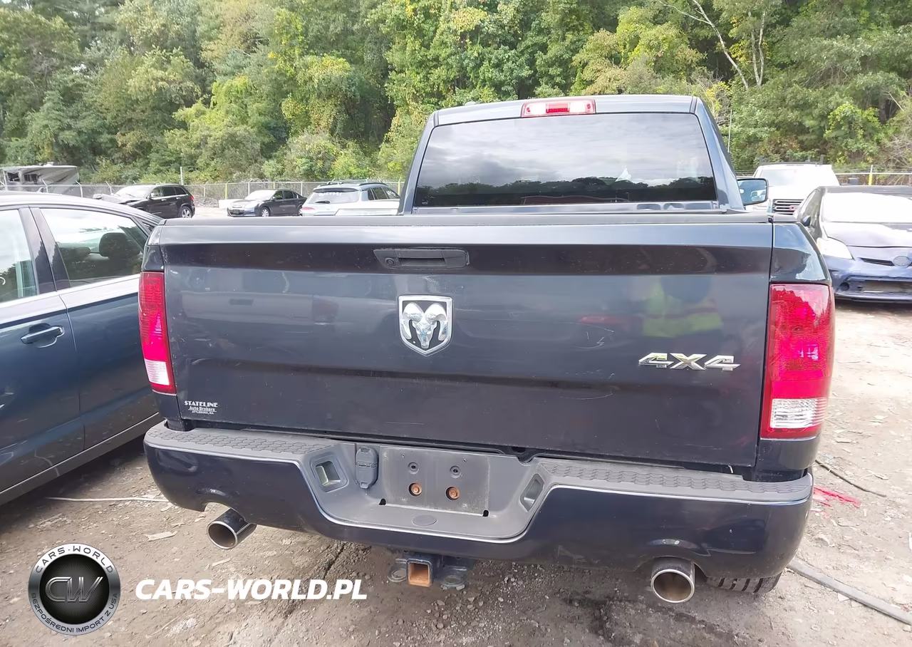 2019 Ram 1500 Classic Express 4X4 6'4 Box VIN:1C6RR7FTXKS504108 - 16