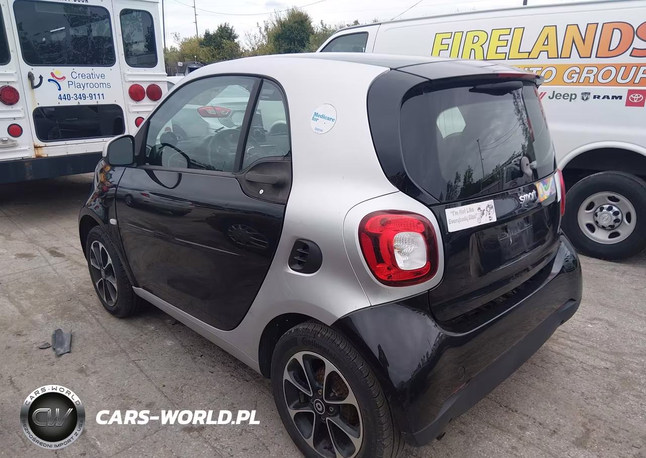2016 Smart Fortwo Passion VIN:WMEFJ5DAXGK070743 - 3