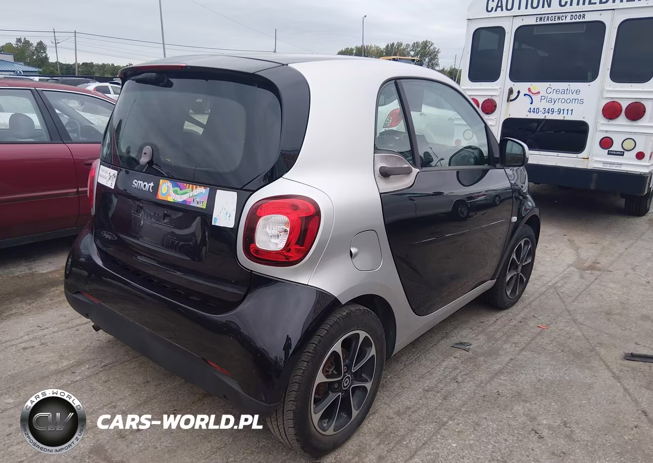 2016 Smart Fortwo Passion VIN:WMEFJ5DAXGK070743 - 4