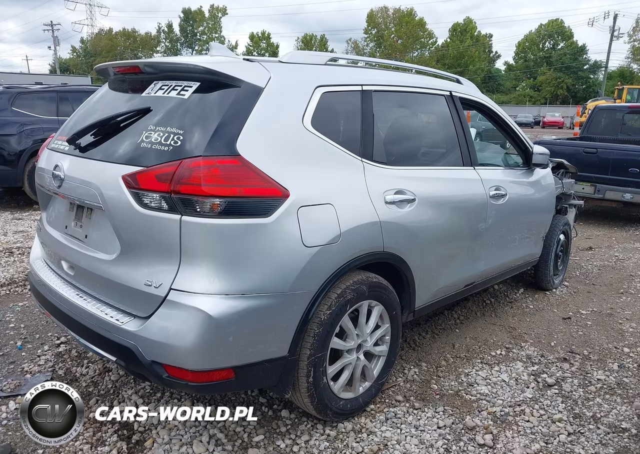 2017 Nissan Rogue Sv VIN:JN8AT2MT7HW382701 - 4