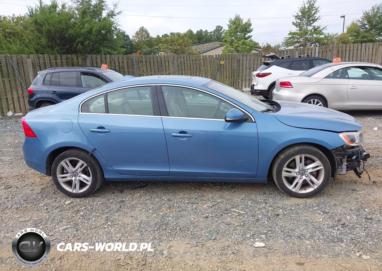 2015 Volvo S60 T5 Platinum VIN:YV1612TMXF2357520 - 14