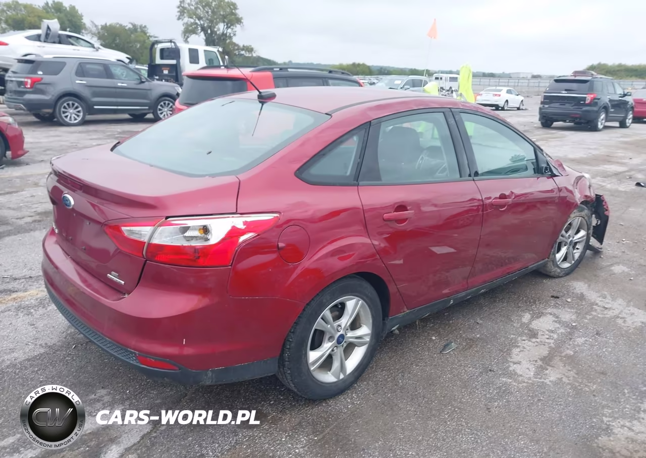 2014 Ford Focus Se VIN:1FADP3F26EL373448 - 4