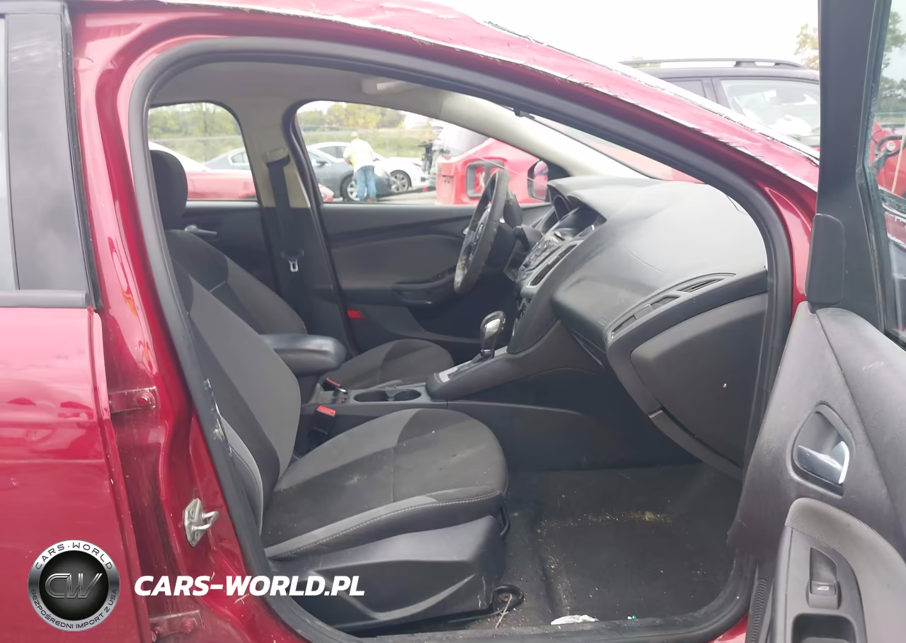 2014 Ford Focus Se VIN:1FADP3F26EL373448 - 5