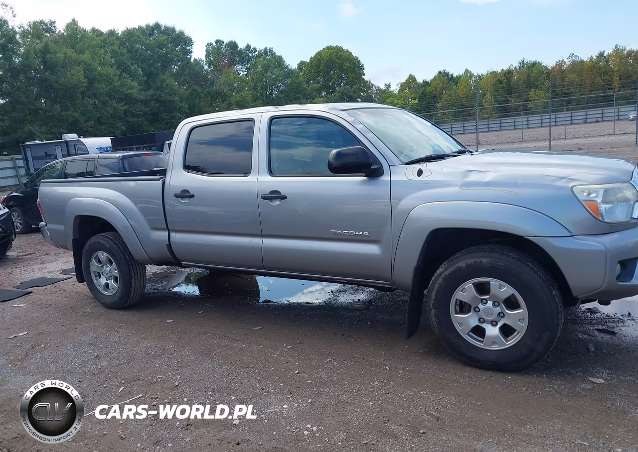 2015 Toyota Tacoma Base V6 VIN:3TMMU4FN9FM075365 - 13