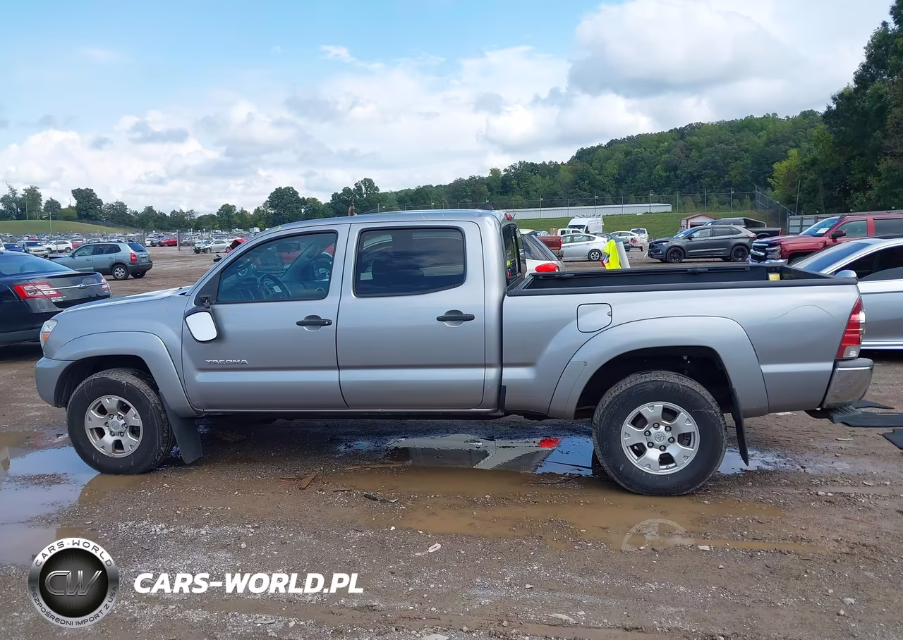 2015 Toyota Tacoma Base V6 VIN:3TMMU4FN9FM075365 - 14