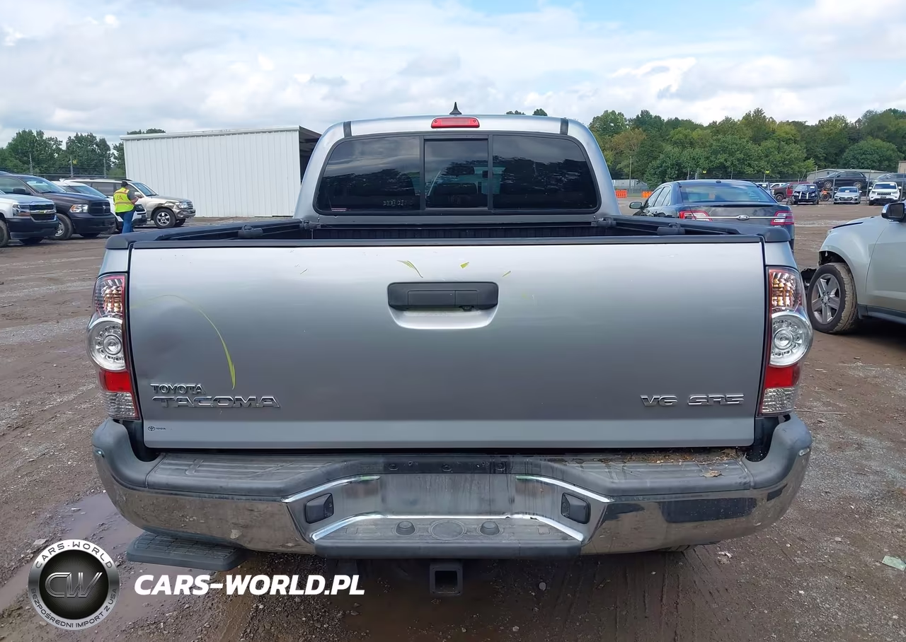 2015 Toyota Tacoma Base V6 VIN:3TMMU4FN9FM075365 - 16