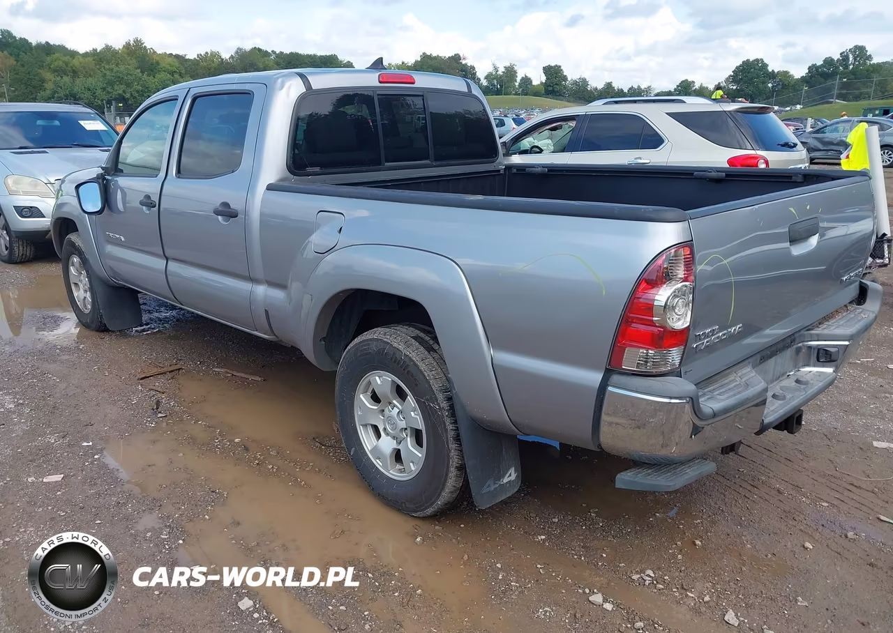 2015 Toyota Tacoma Base V6 VIN:3TMMU4FN9FM075365 - 3