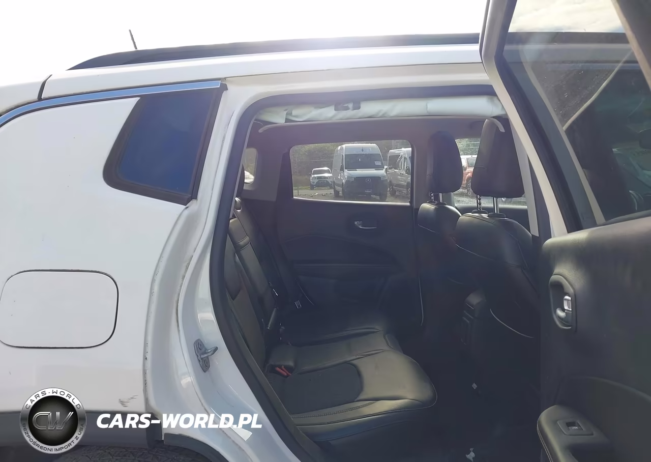 2018 Jeep Compass Latitude 4X4 VIN:3C4NJDBB1JT436157 - 8