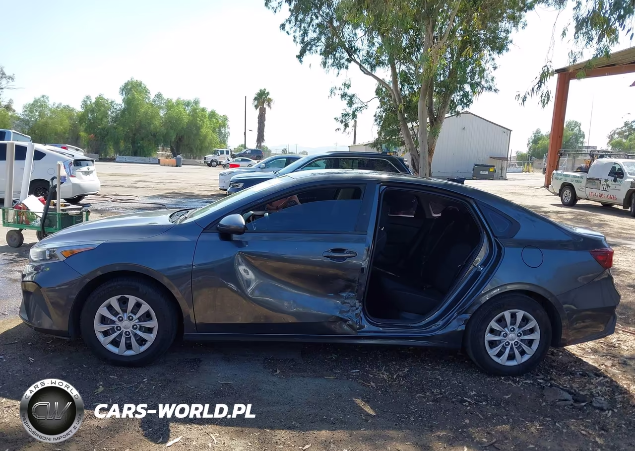 2022 Kia Forte Fe VIN:3KPF24AD0NE426041 - 15