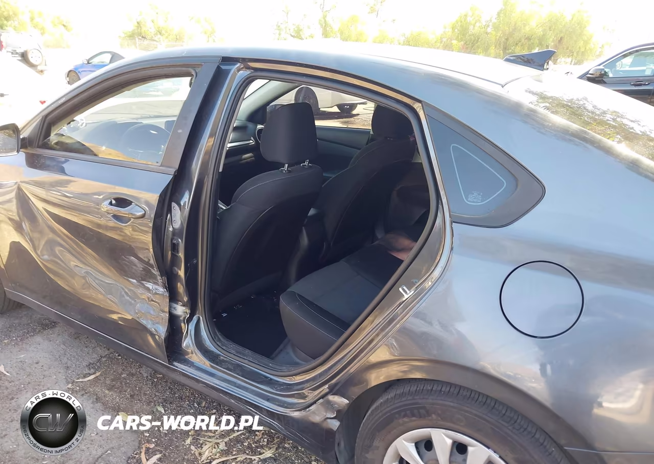 2022 Kia Forte Fe VIN:3KPF24AD0NE426041 - 18