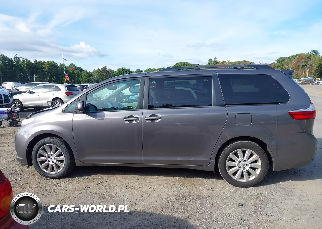 2015 Toyota Sienna Le 7 Passenger VIN:5TDJK3DC3FS111104 - 15