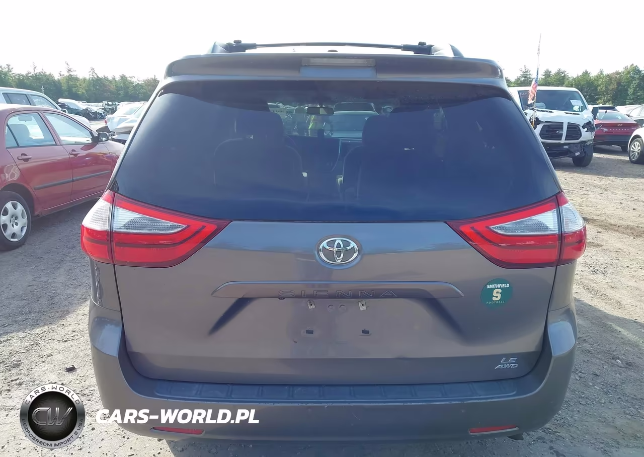 2015 Toyota Sienna Le 7 Passenger VIN:5TDJK3DC3FS111104 - 17