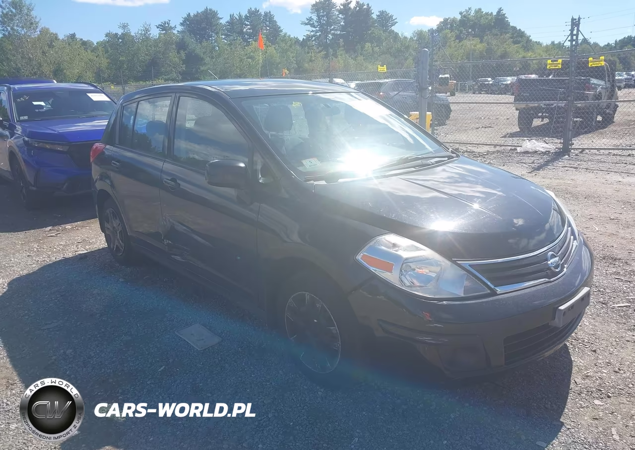 2010 Nissan Versa 1.8S – zdjęcie 1 z 11