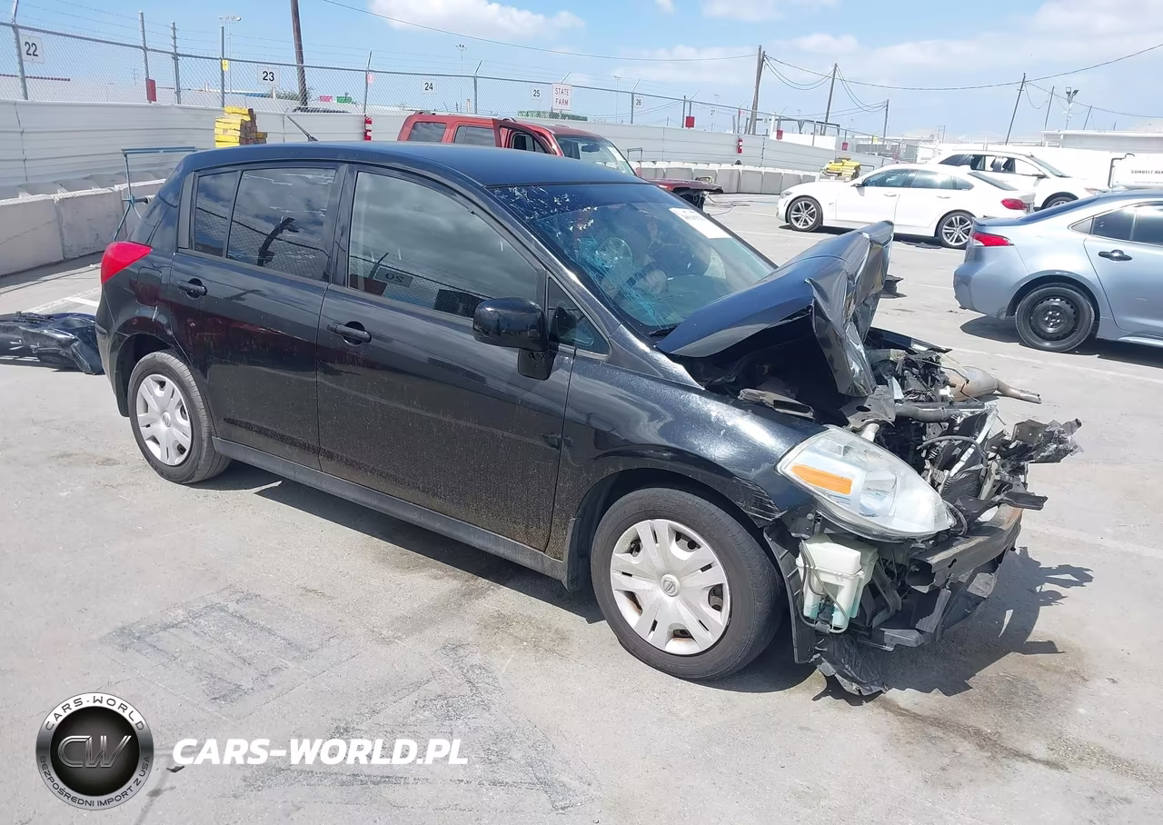 2012 Nissan Versa 1.8 S – zdjęcie 1 z 17
