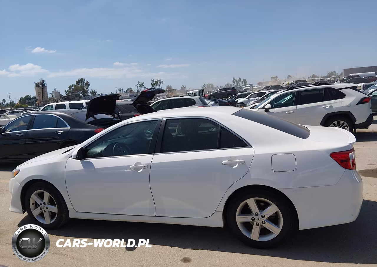 2014 Toyota Camry Se VIN:4T1BF1FK3EU387709 - 15