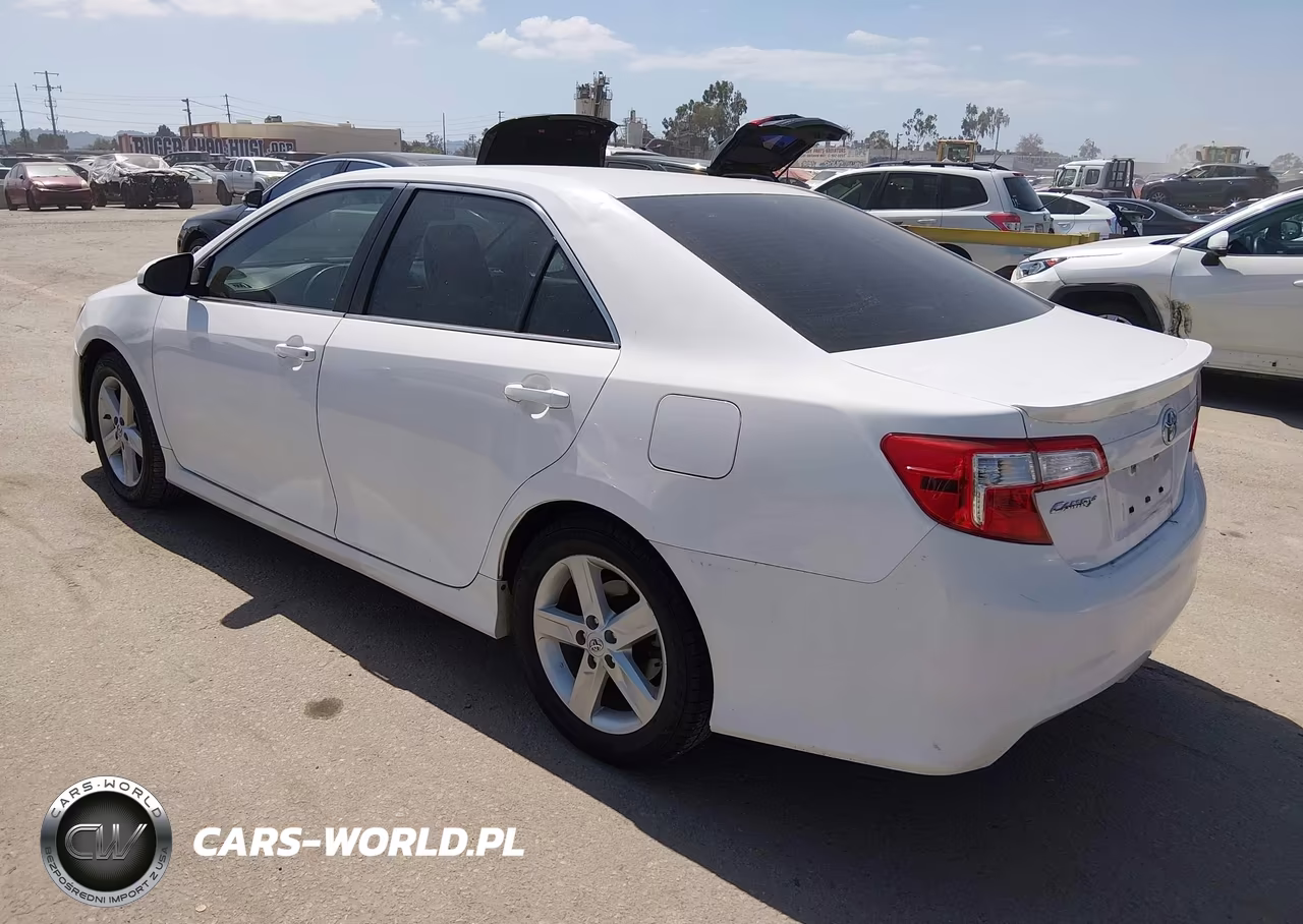 2014 Toyota Camry Se VIN:4T1BF1FK3EU387709 - 3