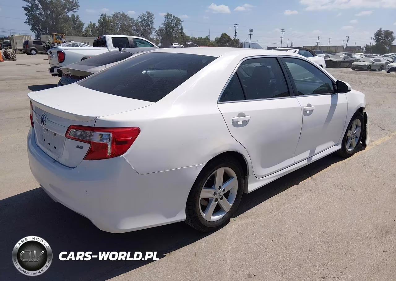 2014 Toyota Camry Se VIN:4T1BF1FK3EU387709 - 4