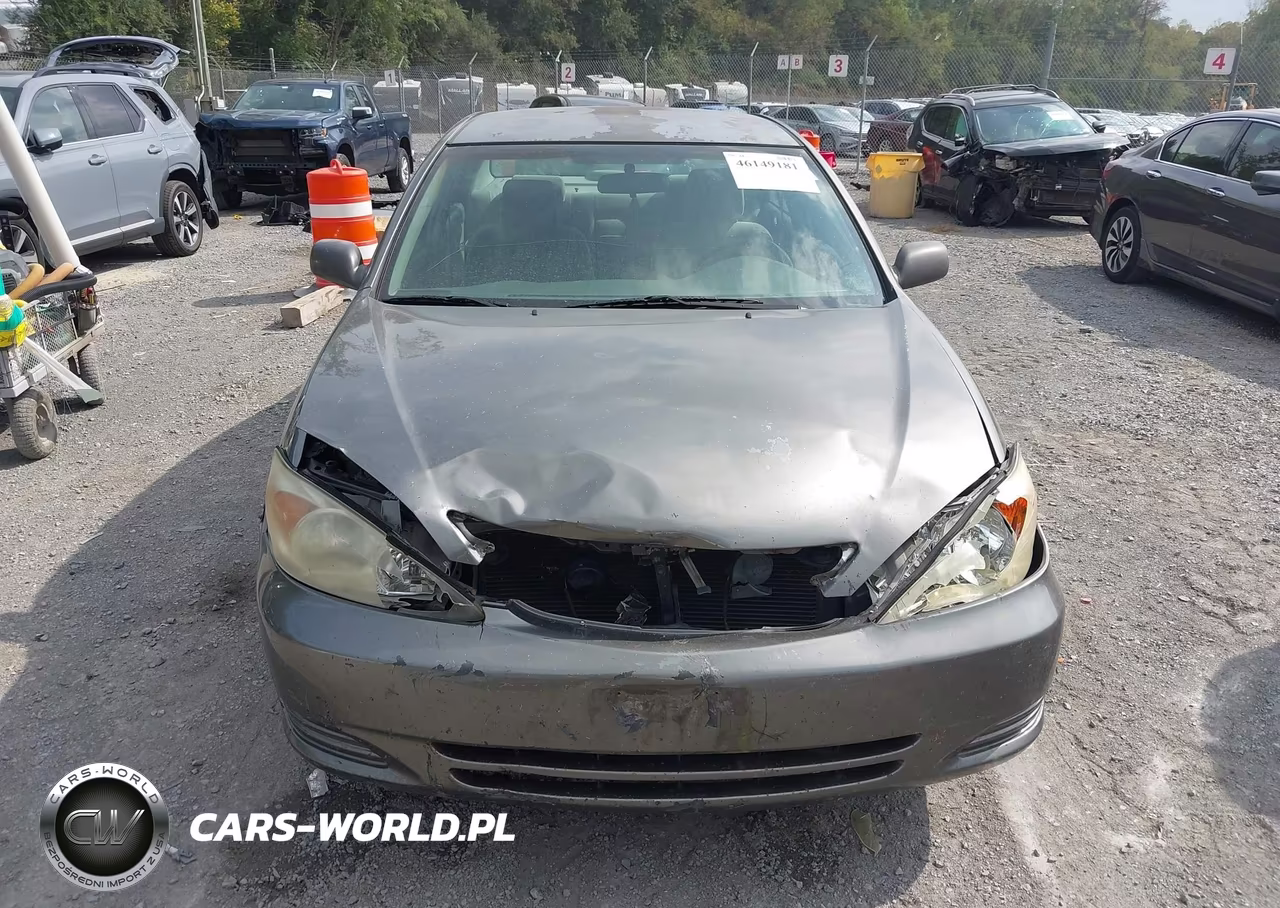 2002 Toyota Camry Le VIN:4T1BE32K22U574892 - 11