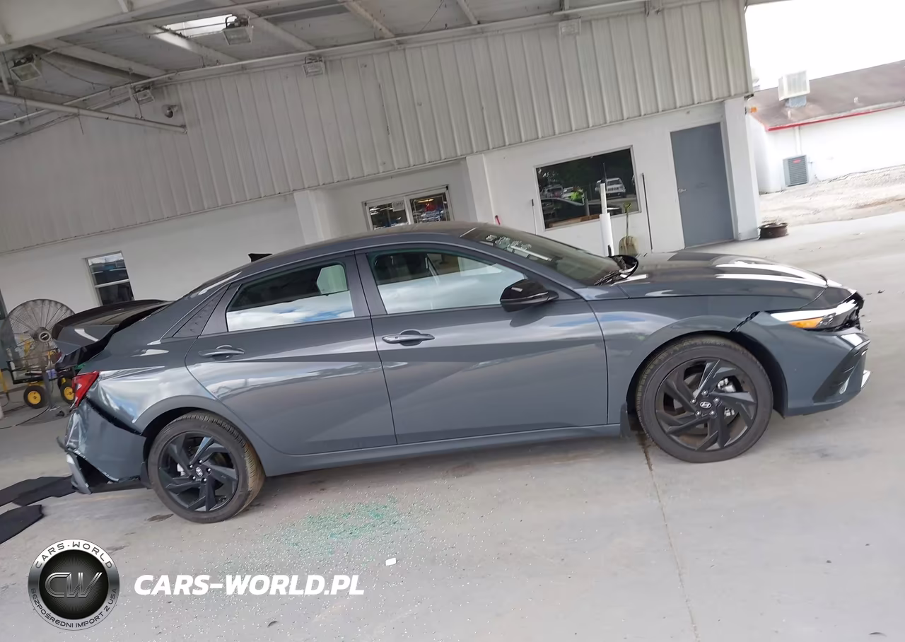 2026 Hyundai Elantra Sel Sport VIN:KMHLM4DGXTU230590 - 13