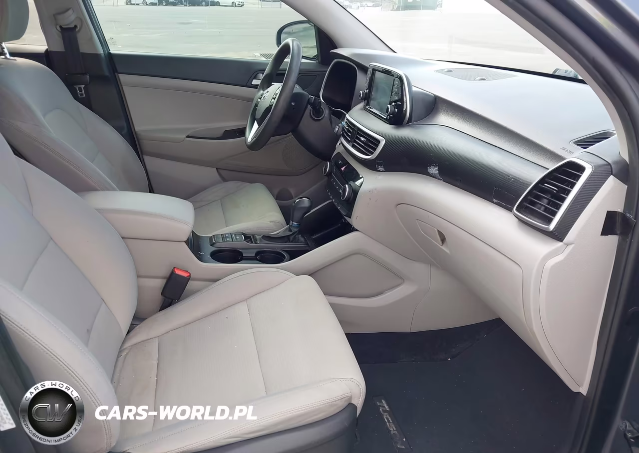 2019 Hyundai Tucson Value VIN:KM8J33A43KU040238 - 5